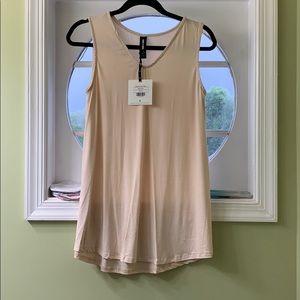 NWT medium Agnes & Dora essential tank in ivory